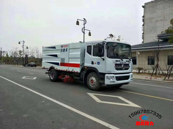 東風(fēng)D9掃路車