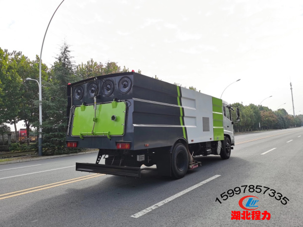 國六排放東風(fēng)天錦吸塵車10方
