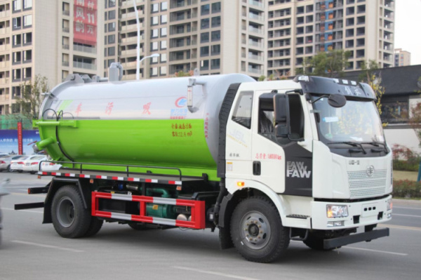 解放吸污車12方