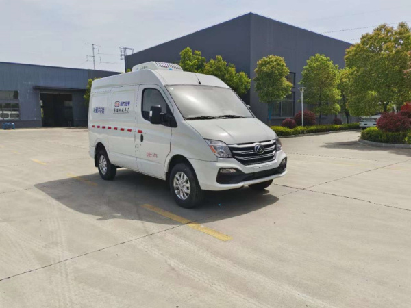 上汽大通V80自動檔面包式冷藏車