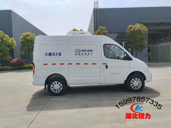 上汽大通V80面包式冷藏車